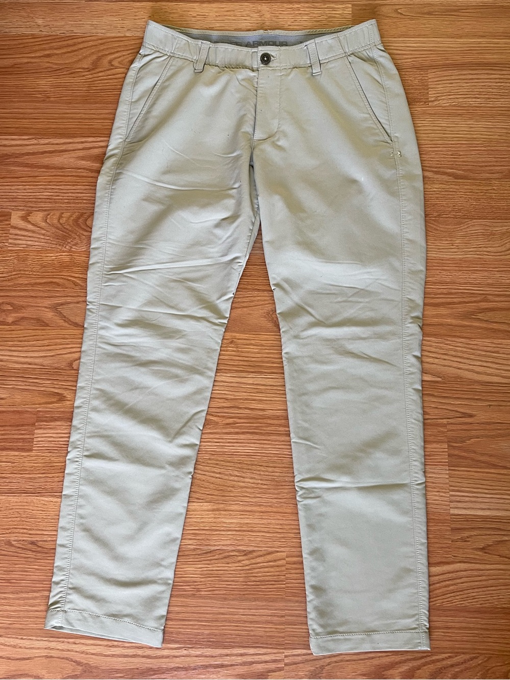 Under Armour Men's Golf Pants in Light Khaki